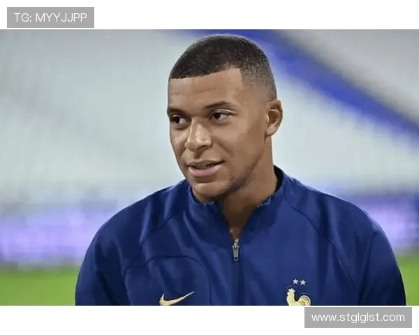 世体曝姆巴佩顺利考取驾照成功