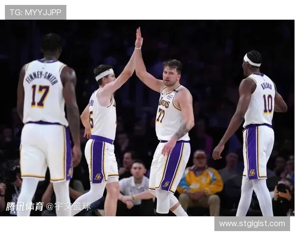 东契奇三双湖人胜狼队精彩