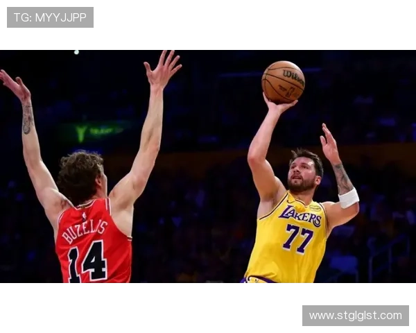 东契奇51分助湖人连胜公牛